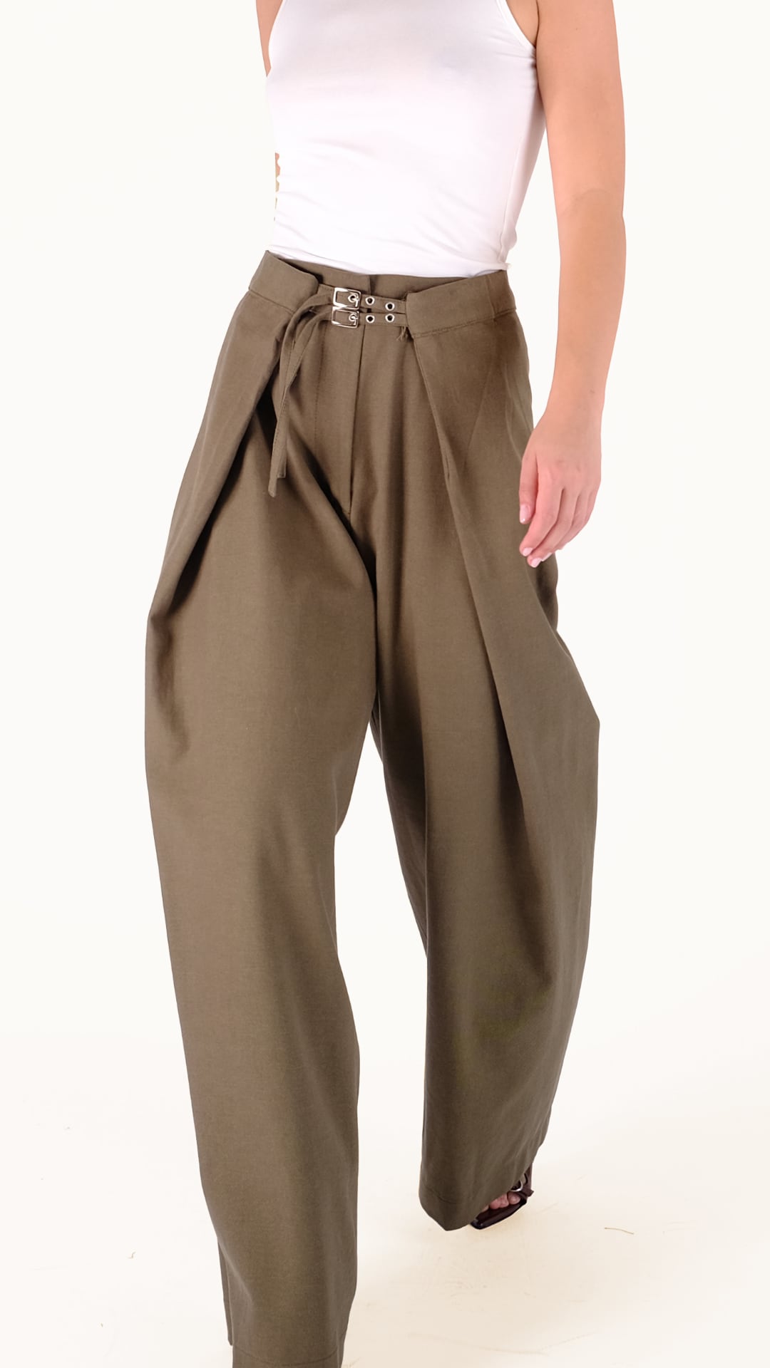 00C6DF51385A77DED87302D4DE45F7F9D961B0A1