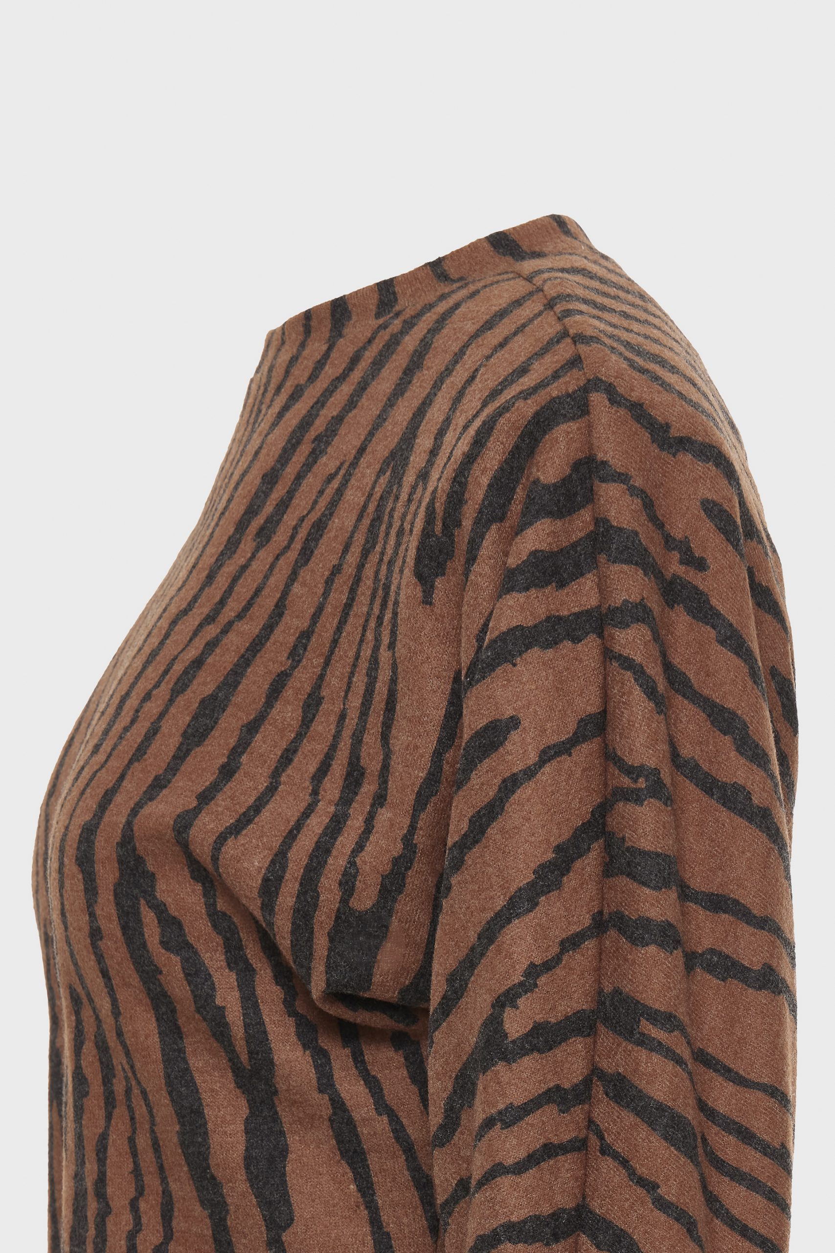 90DF68B720775E8FB0AE43651C25A4D6980BD8A3